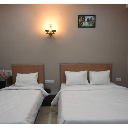 Hotel Ganga Kaveri Varanasi Exterior photo