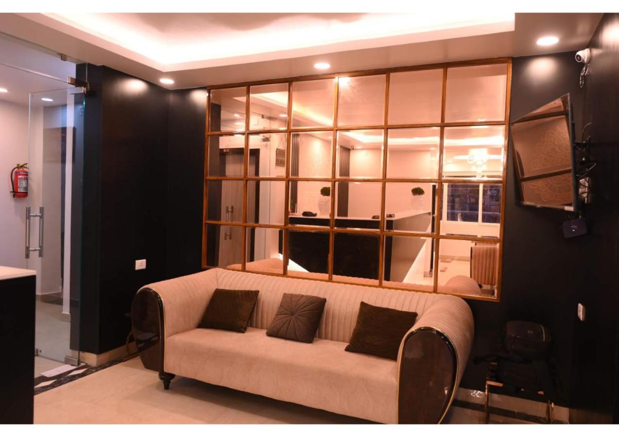 Hotel Ganga Kaveri Varanasi Exterior photo