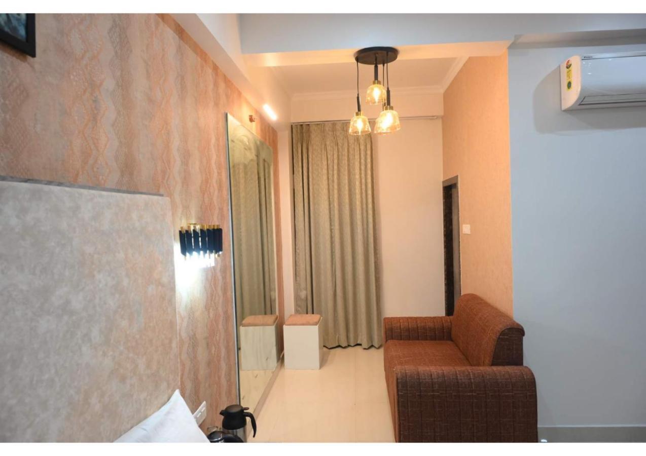 Hotel Ganga Kaveri Varanasi Exterior photo